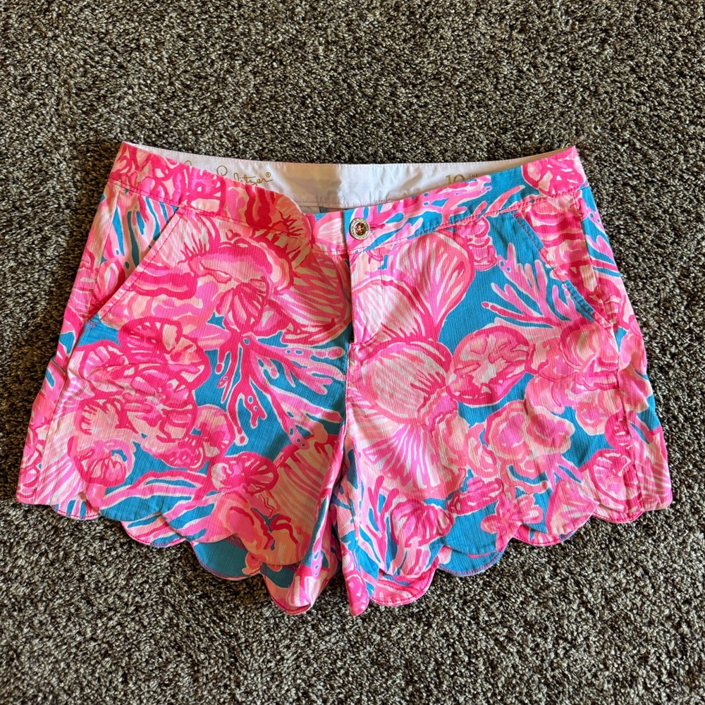 Lily Pulitzer Buttercup scalloped shorts size 10!  Womens bright pink,turquois